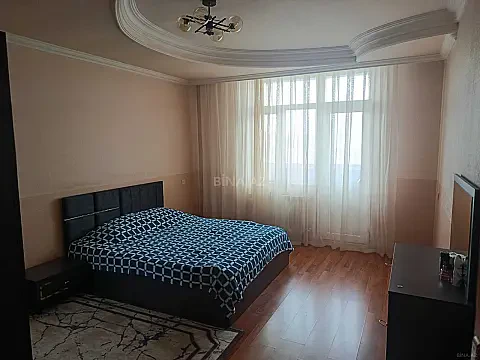 Kirayə verilir 2 otaqlı mənzil 90 m²
