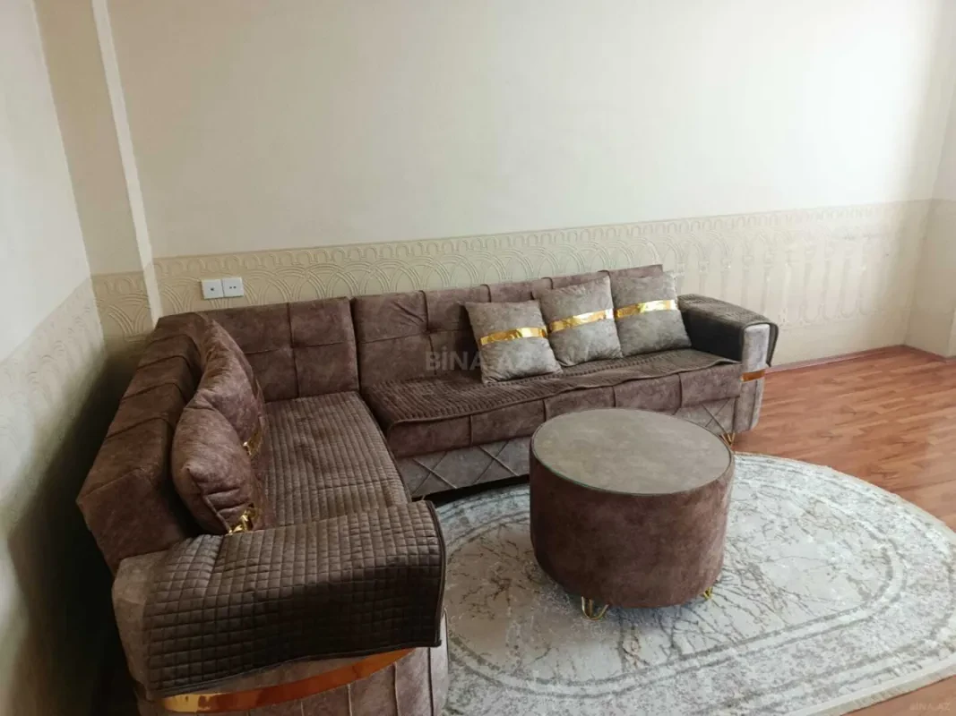 Kirayə verilir 2 otaqlı mənzil 90 m²