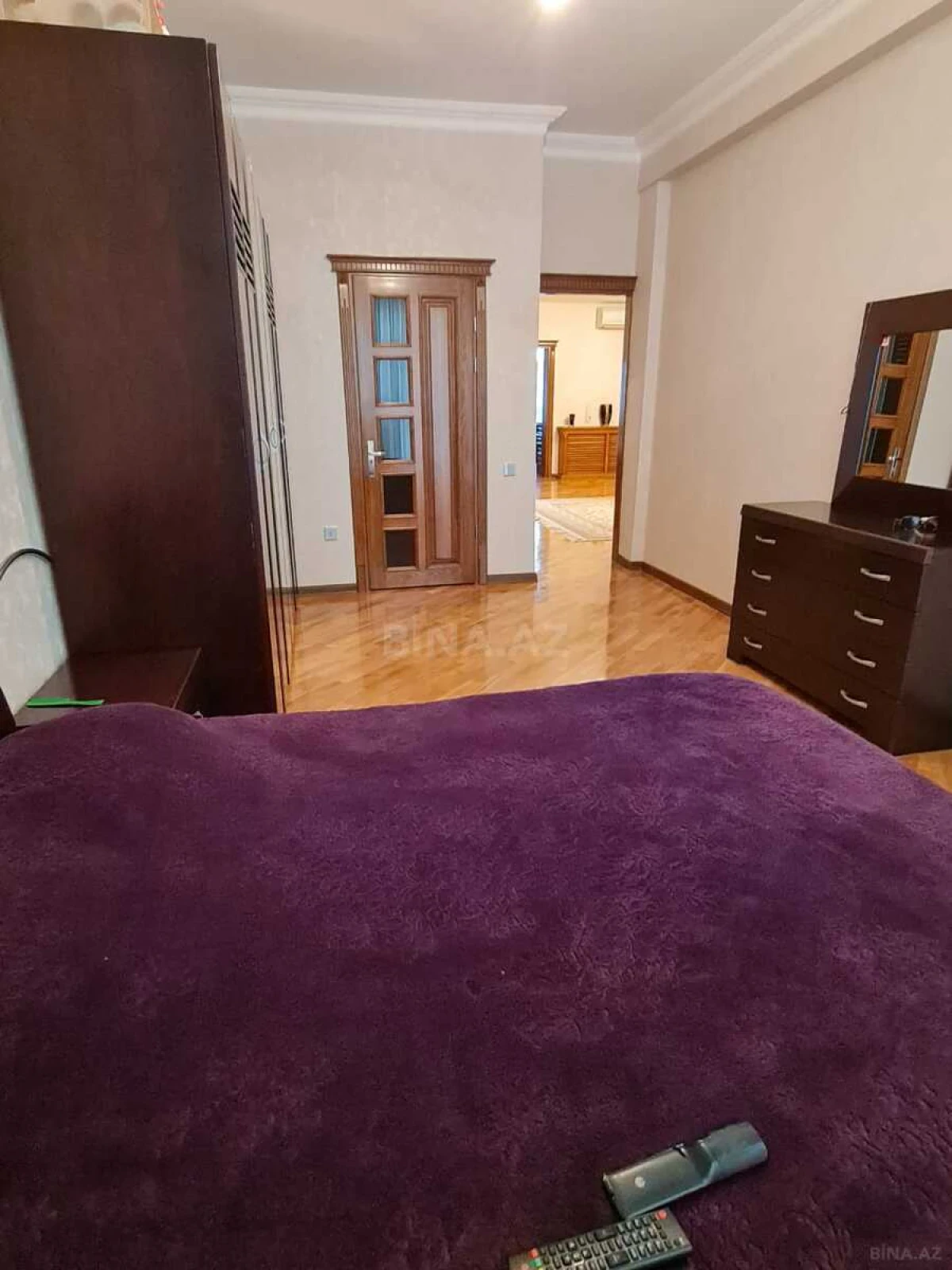 Satılır 3 otaqlı mənzil 145 m²