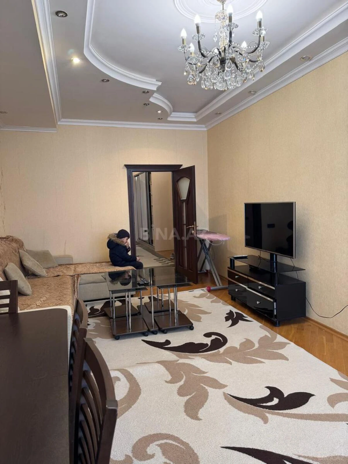 Kirayə verilir 3 otaqlı mənzil 130 m²