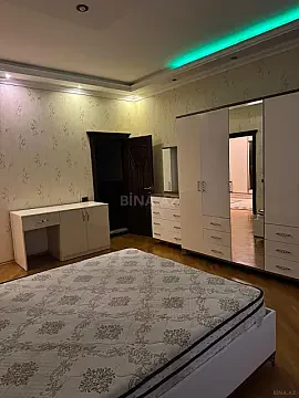 Kirayə verilir 3 otaqlı mənzil 130 m²