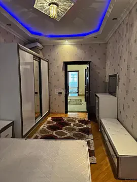 Kirayə verilir 3 otaqlı mənzil 130 m²