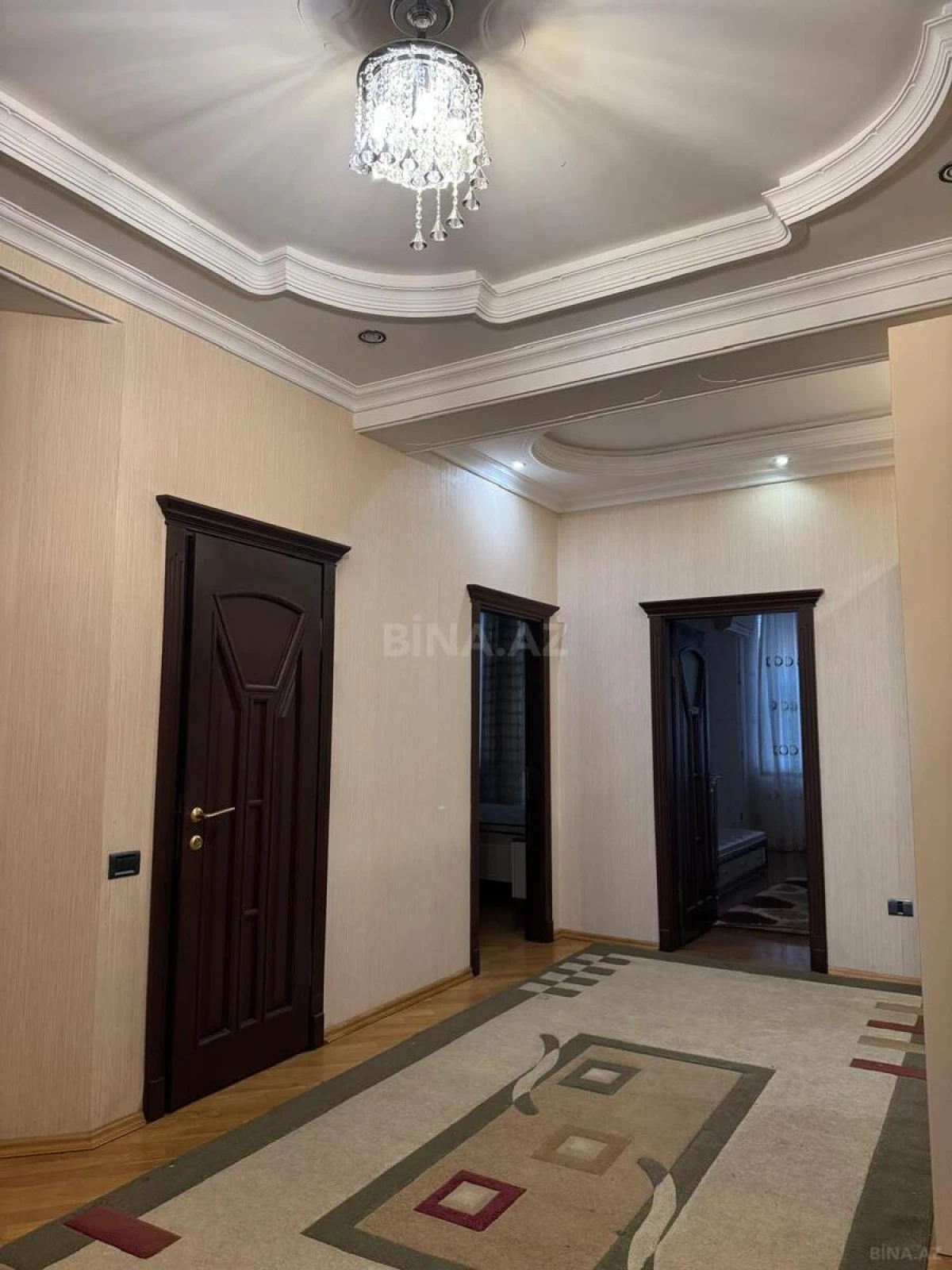 Kirayə verilir 3 otaqlı mənzil 130 m²