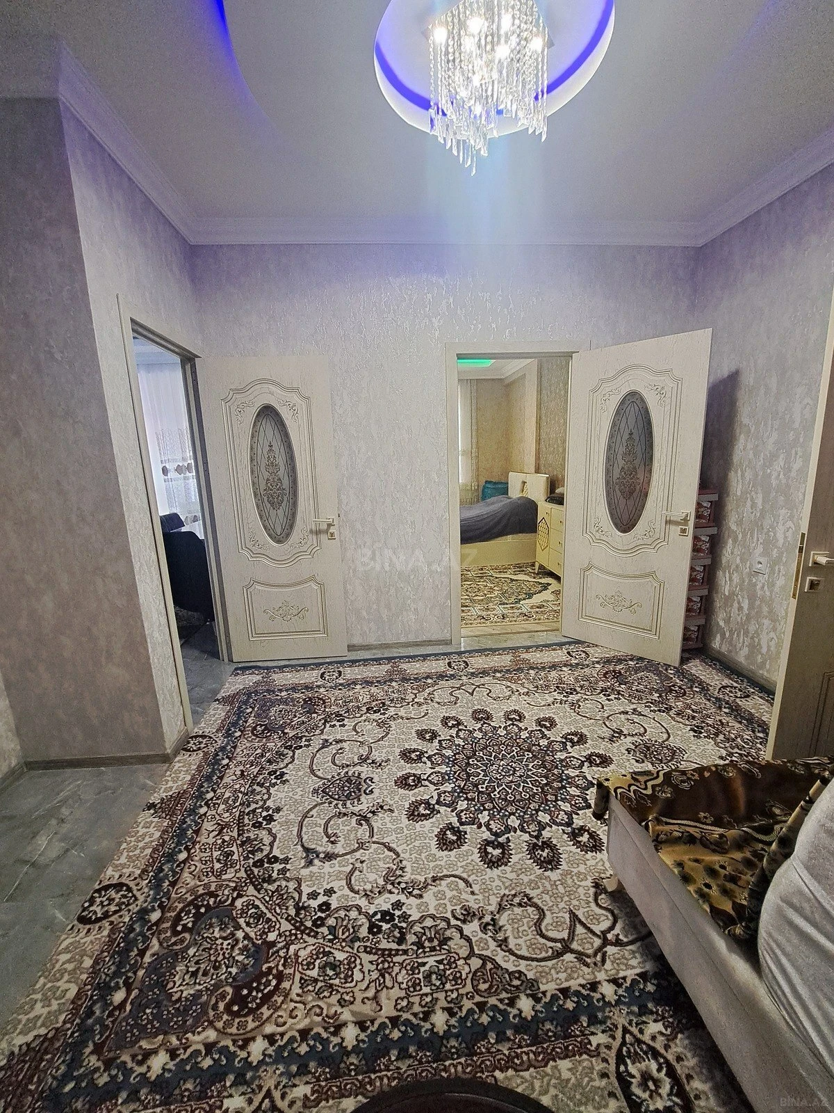 Kirayə verilir 2 otaqlı mənzil 78 m²