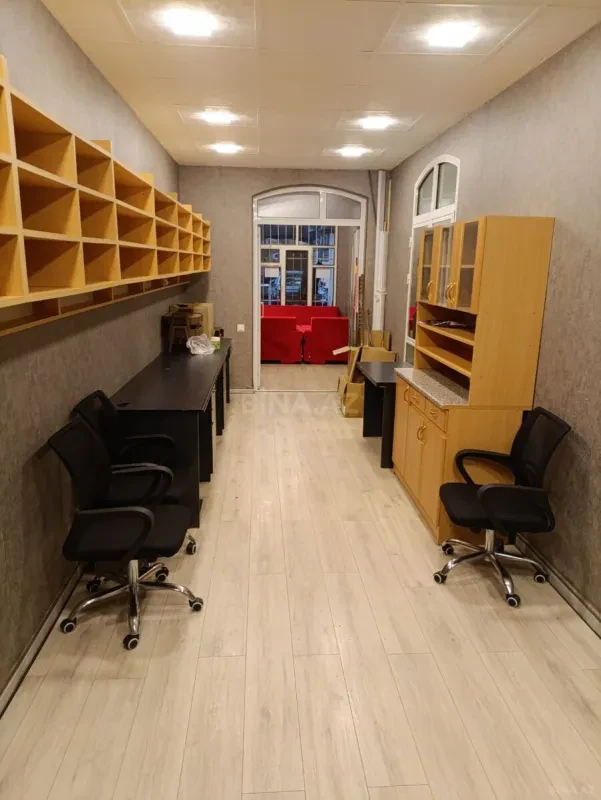 Kirayə verilir 4 otaqlı ofis 90 m²