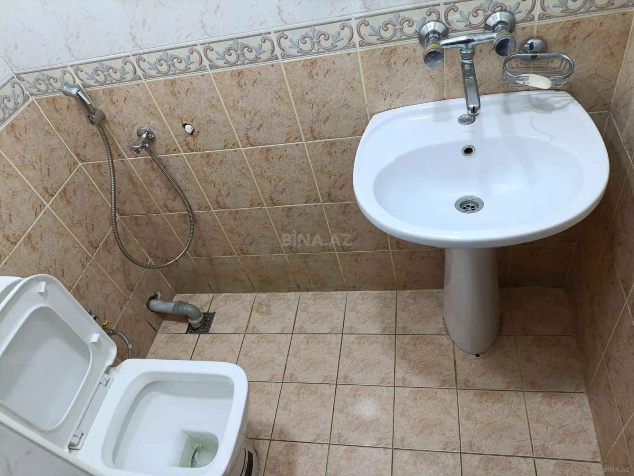 Kirayə verilir 4 otaqlı ofis 90 m²