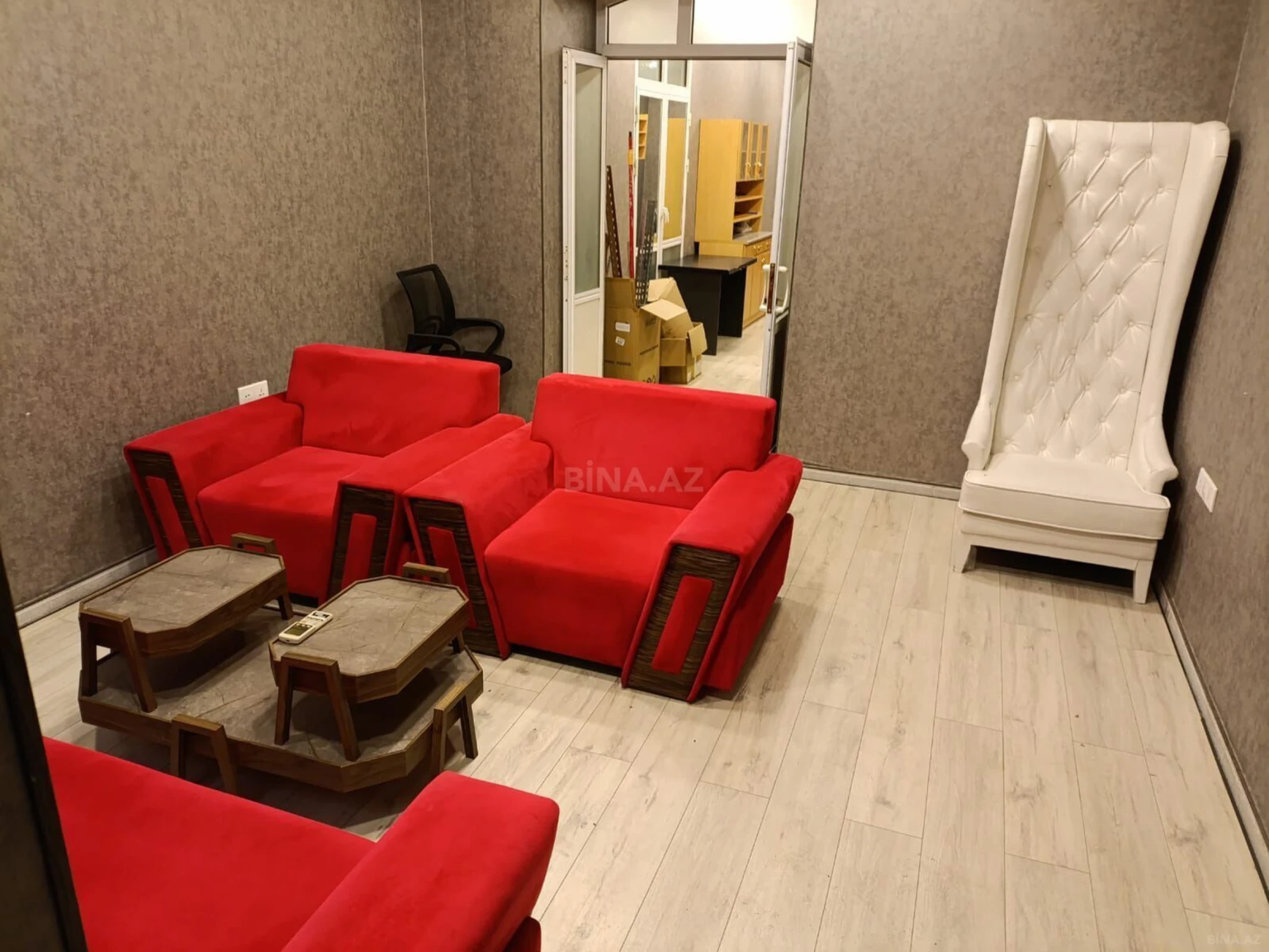 Kirayə verilir 4 otaqlı ofis 90 m²