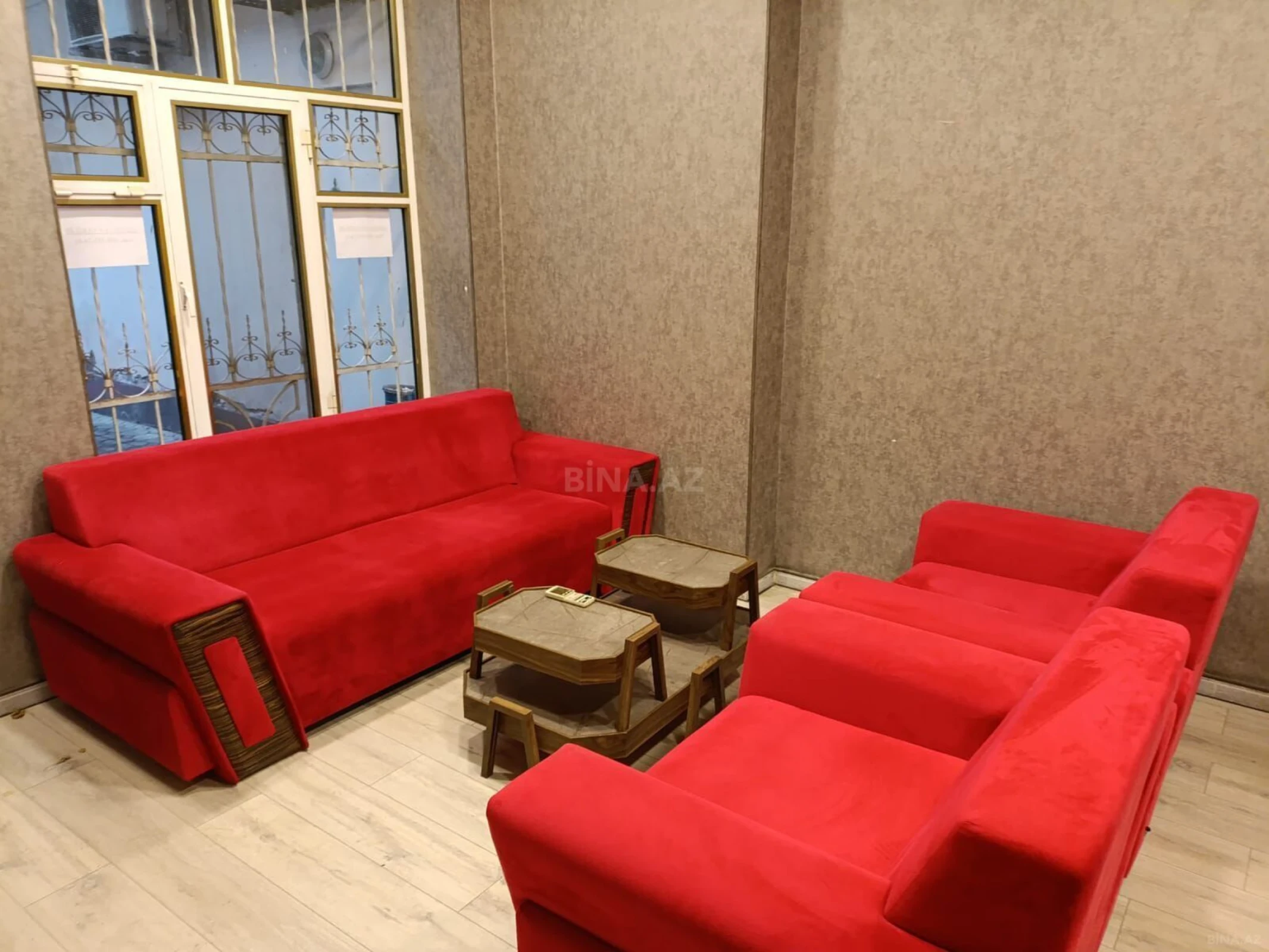 Kirayə verilir 4 otaqlı ofis 90 m²