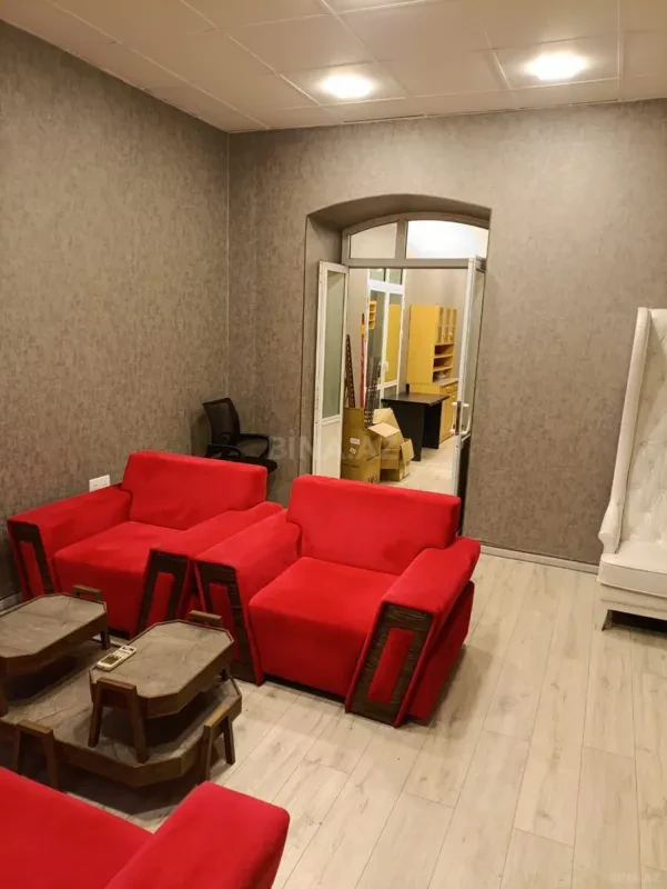 Kirayə verilir 4 otaqlı ofis 90 m²