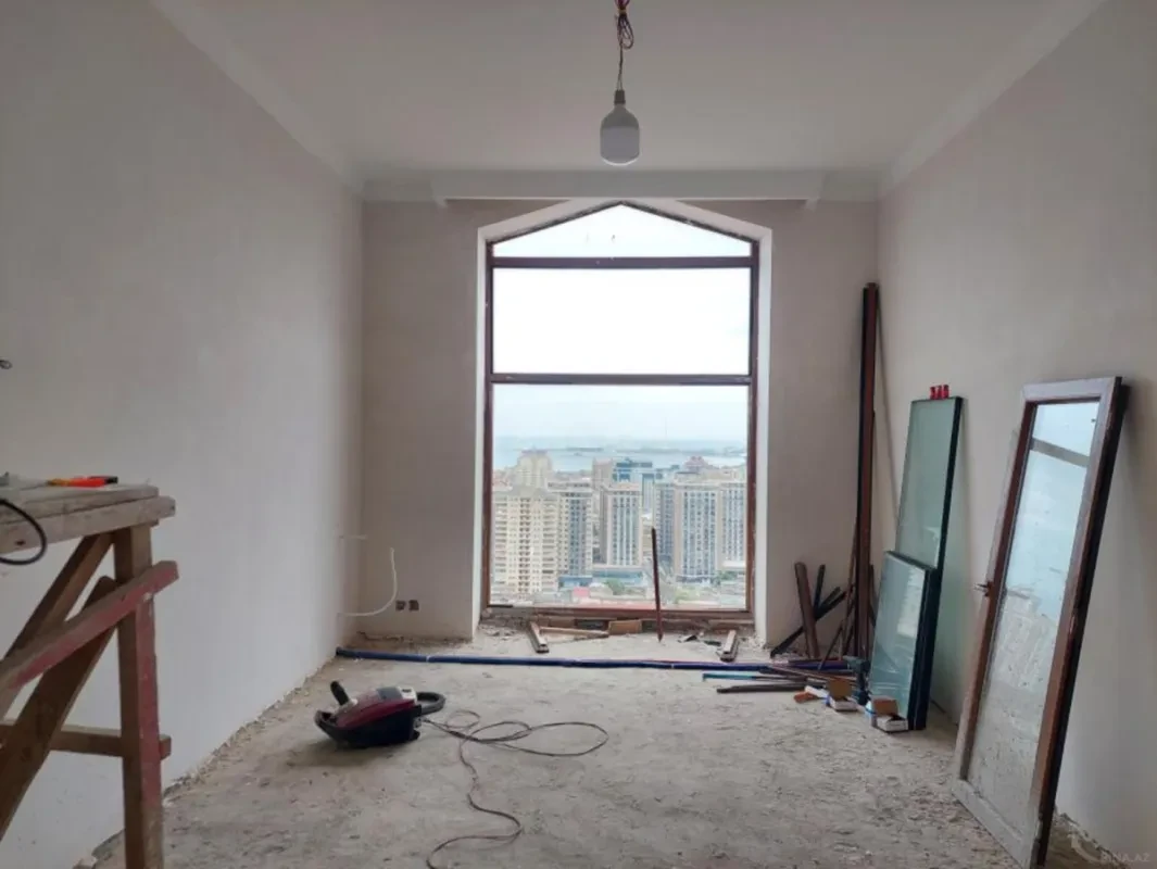 Satılır 3 otaqlı mənzil 130 m²