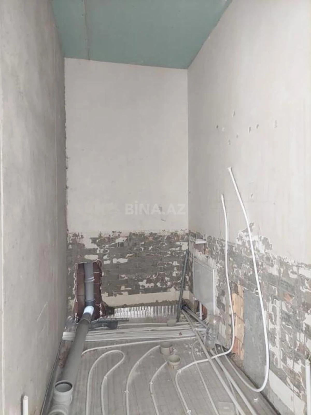 Satılır 3 otaqlı mənzil 130 m²
