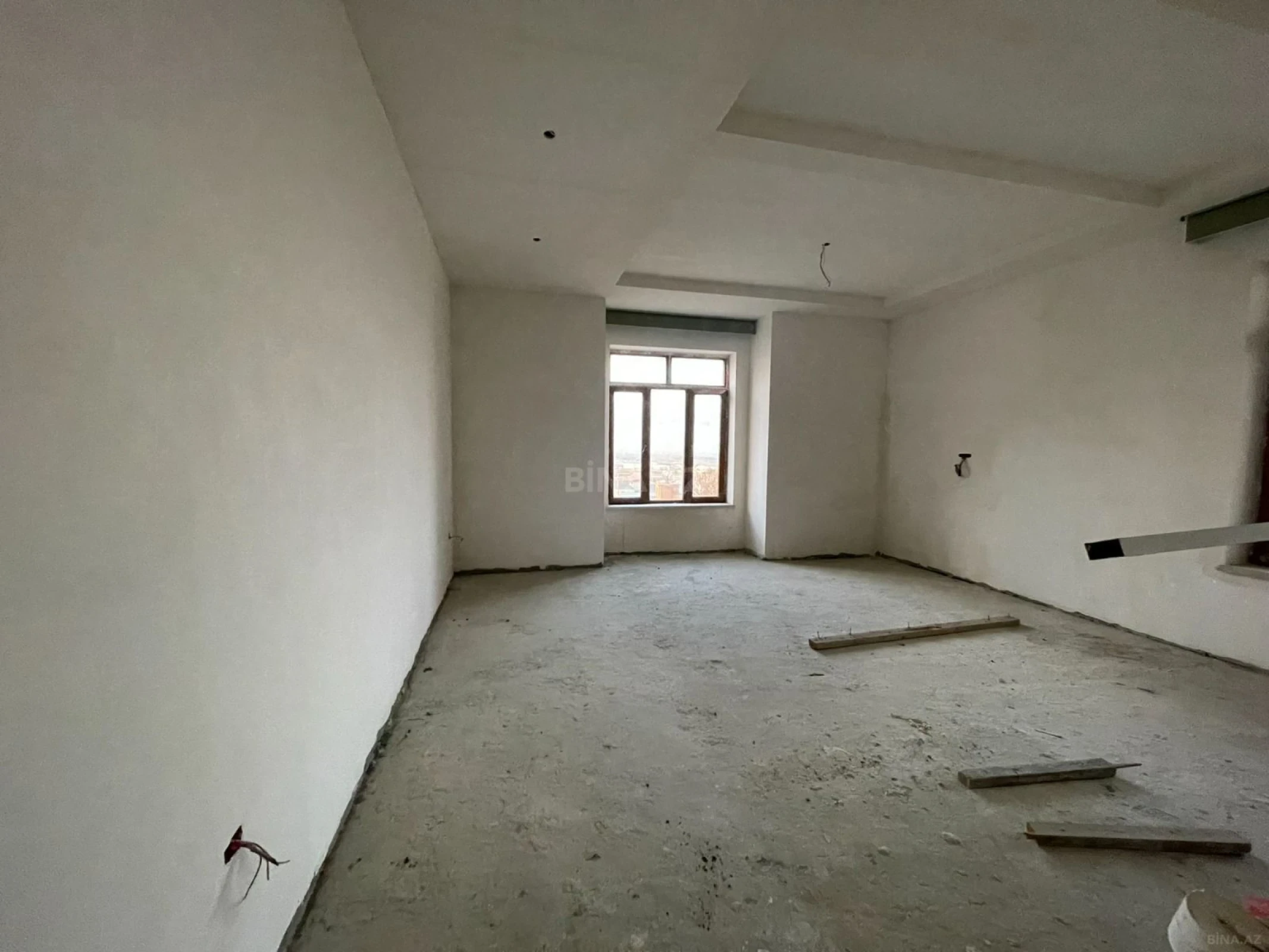 Satılır 8 otaqlı həyət evi 280 m²