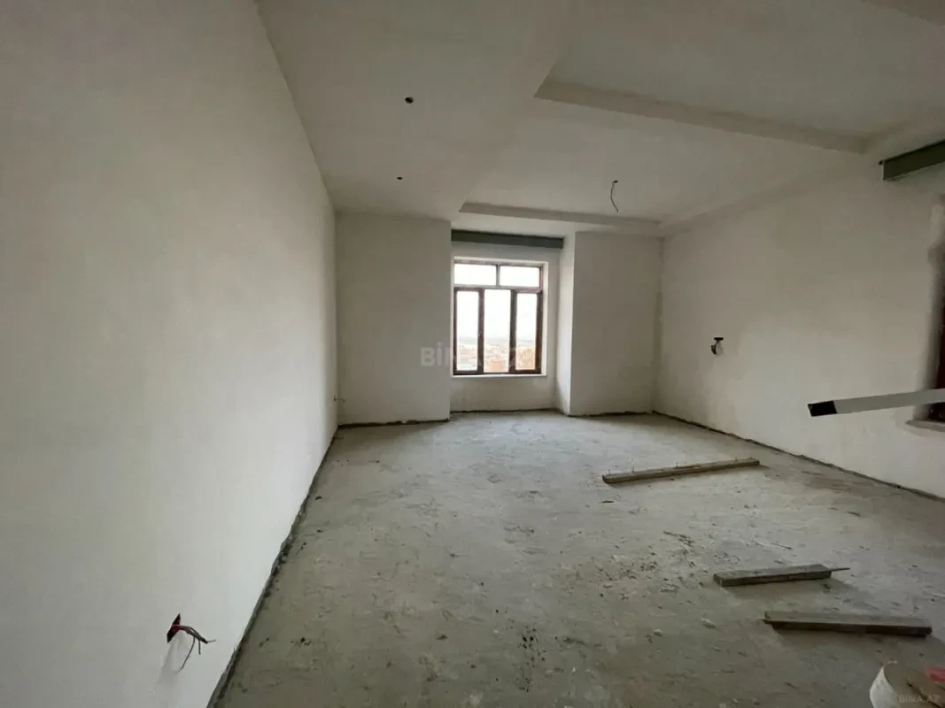 Satılır 8 otaqlı həyət evi 280 m²