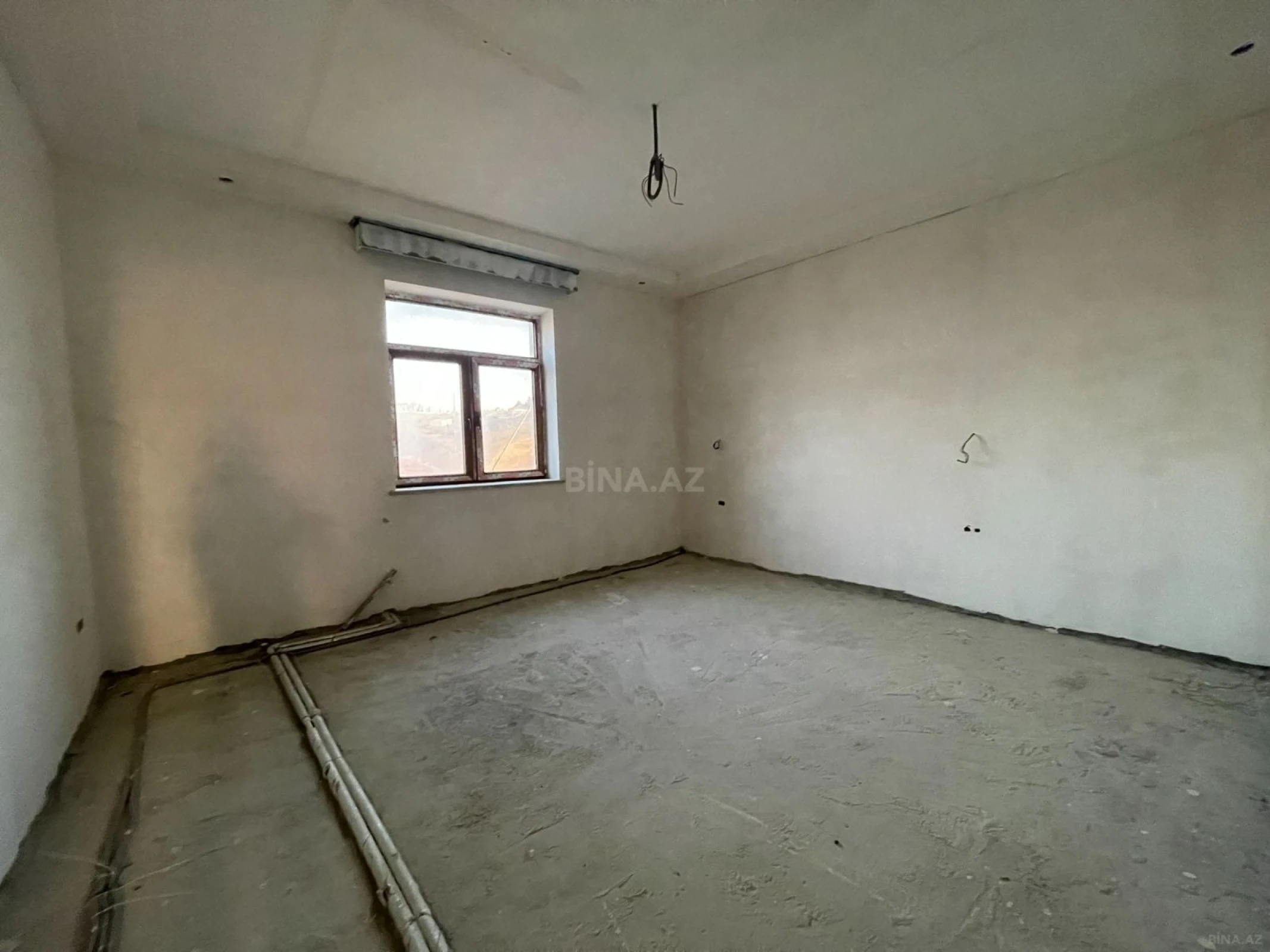 Satılır 8 otaqlı həyət evi 280 m²
