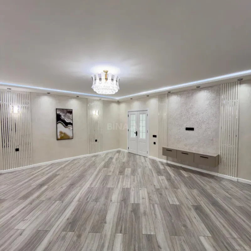 Satılır 4 otaqlı mənzil 164 m²