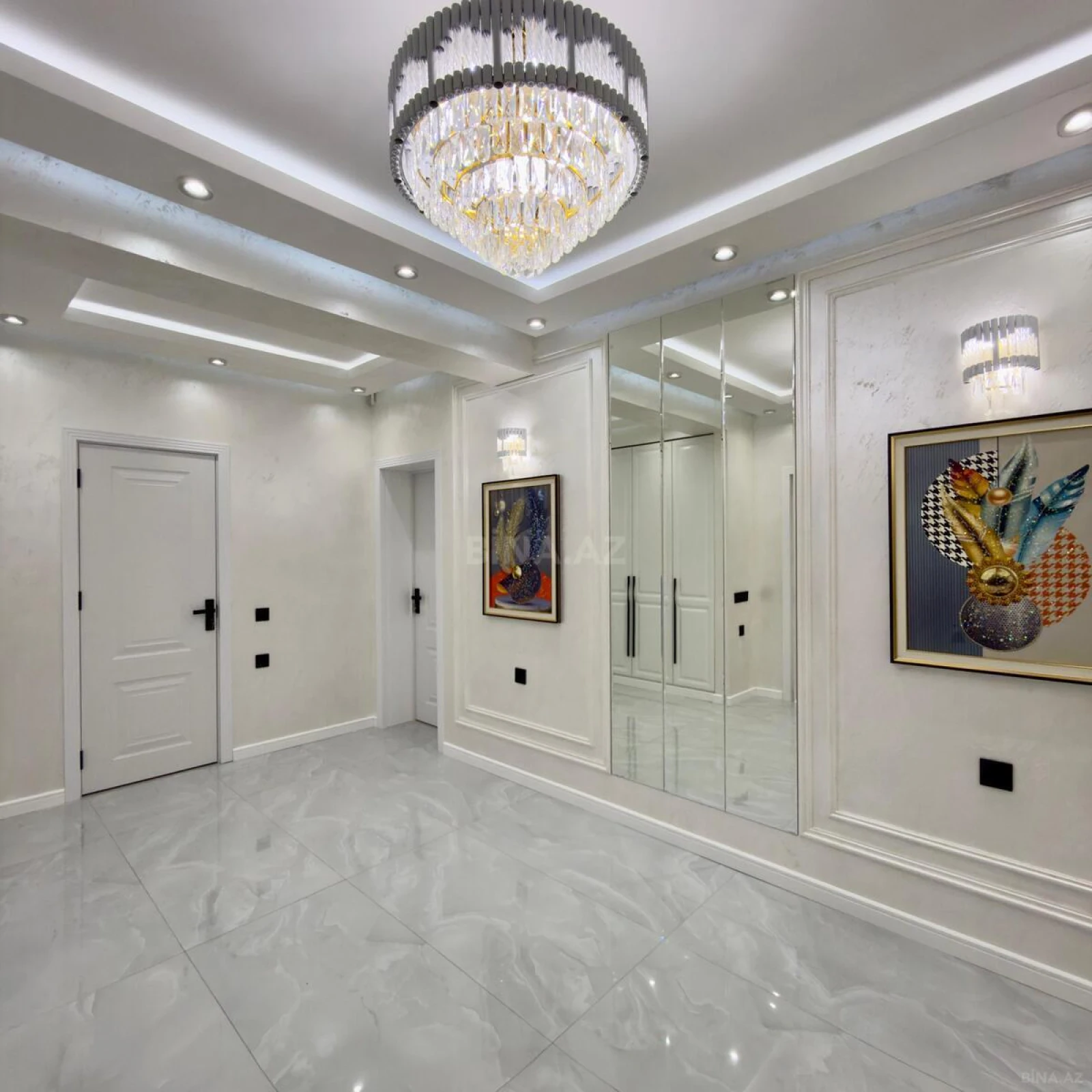 Satılır 4 otaqlı mənzil 164 m²