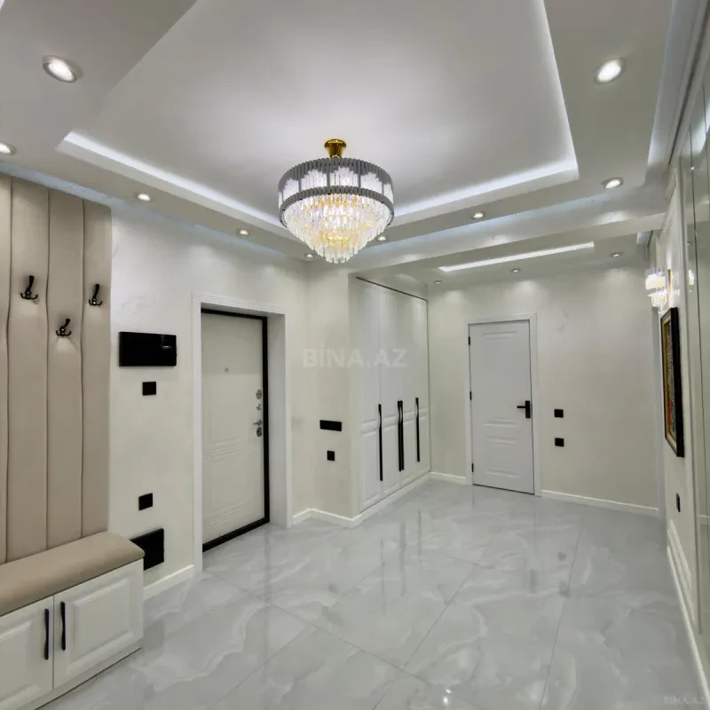 Satılır 4 otaqlı mənzil 164 m²