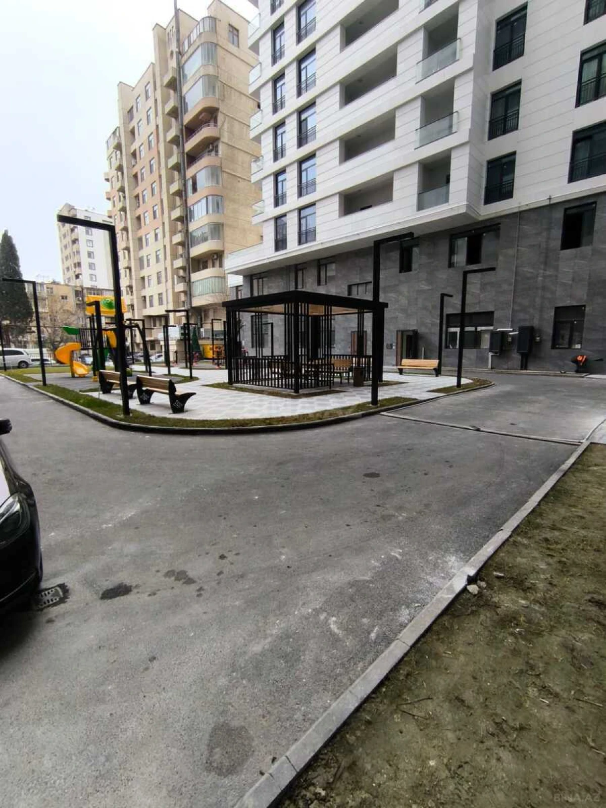 Satılır 2 otaqlı mənzil 72 m²