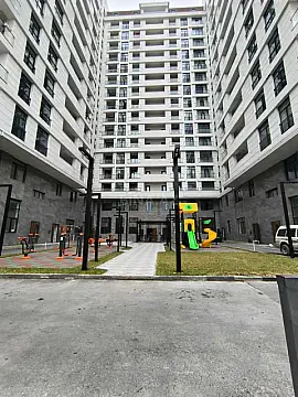 Satılır 2 otaqlı mənzil 72 m²