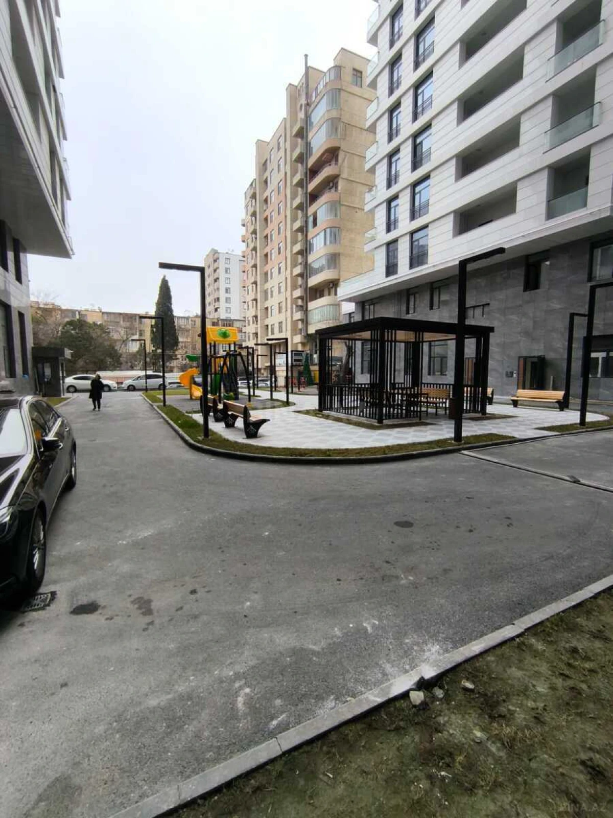 Satılır 2 otaqlı mənzil 72 m²
