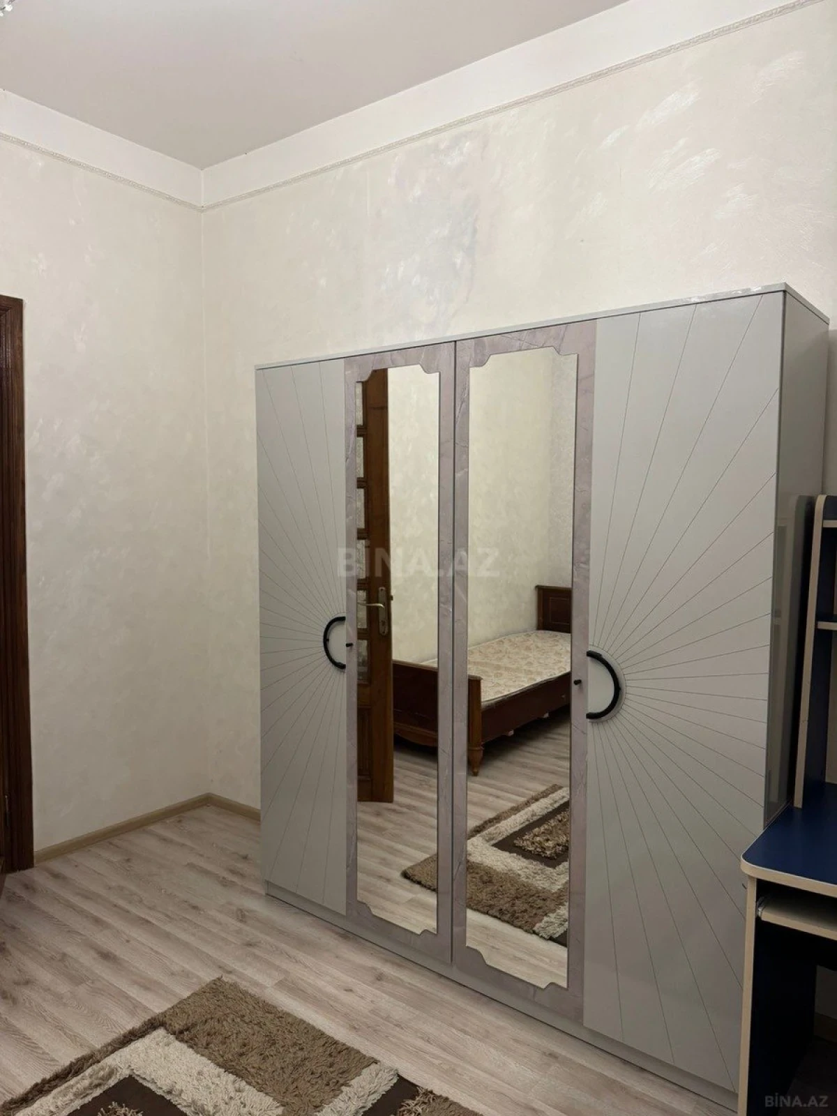 Kirayə verilir 2 otaqlı mənzil 60 m²