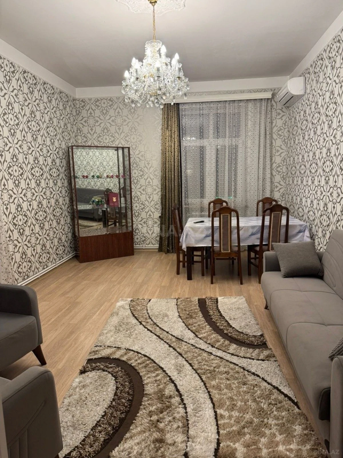 Kirayə verilir 2 otaqlı mənzil 60 m²