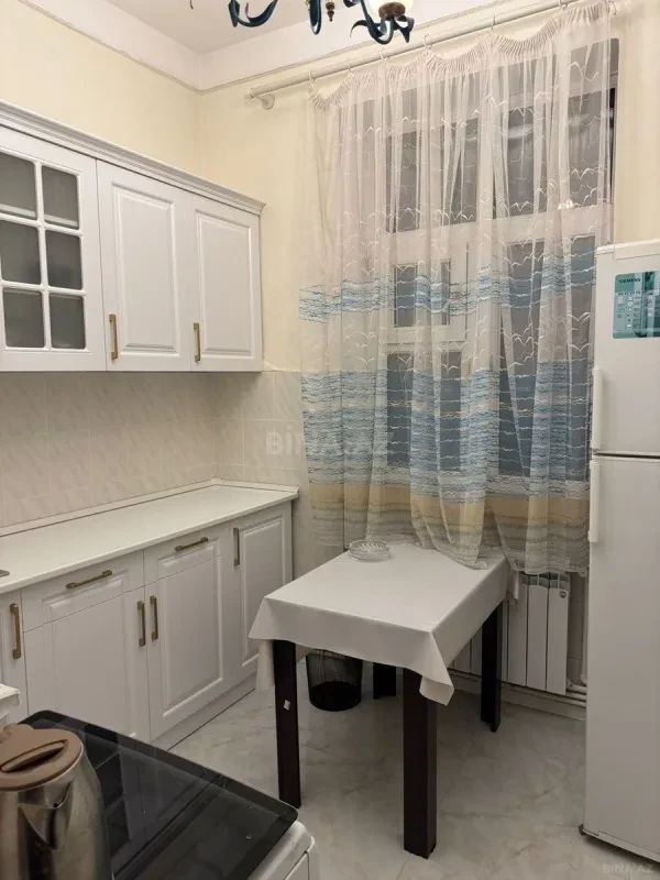 Kirayə verilir 2 otaqlı mənzil 60 m²