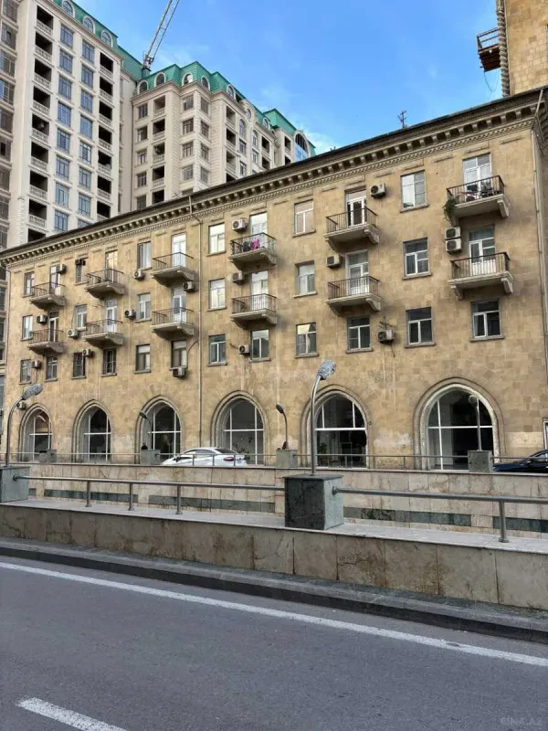 Kirayə verilir obyekt 351 m²