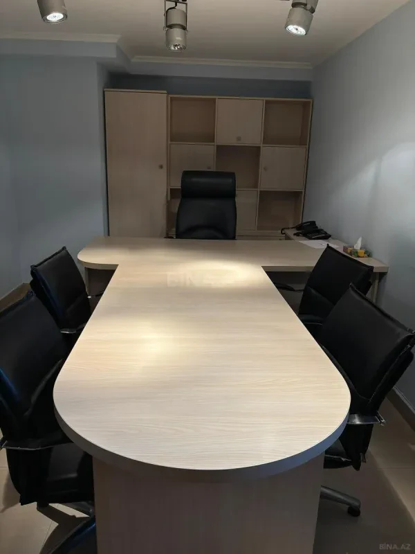 Kirayə verilir obyekt 351 m²