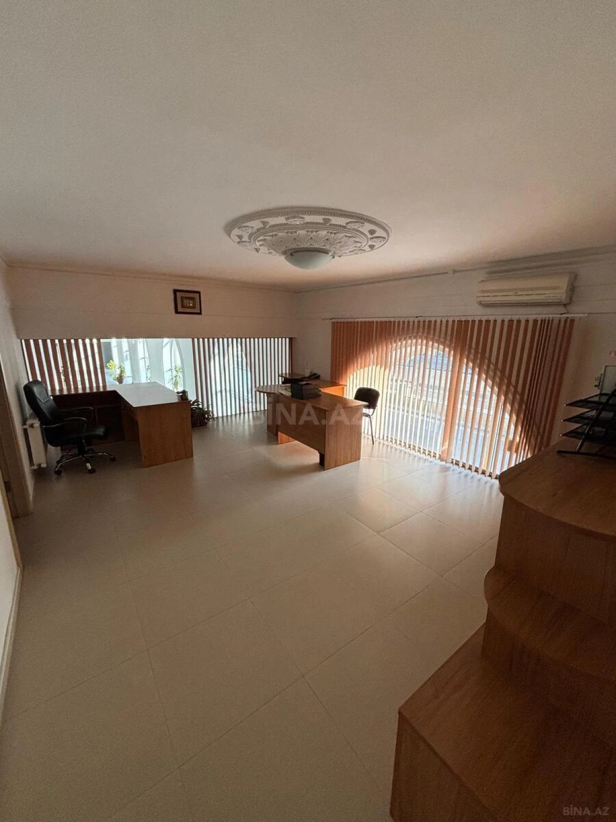 Kirayə verilir obyekt 351 m²