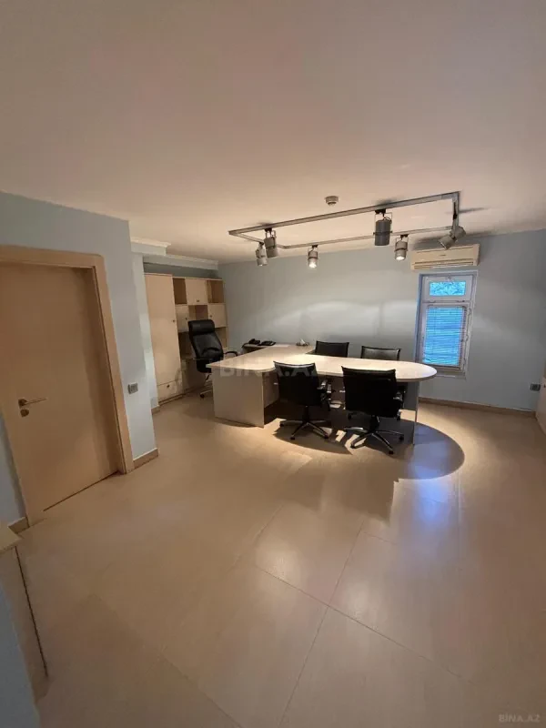 Kirayə verilir obyekt 351 m²