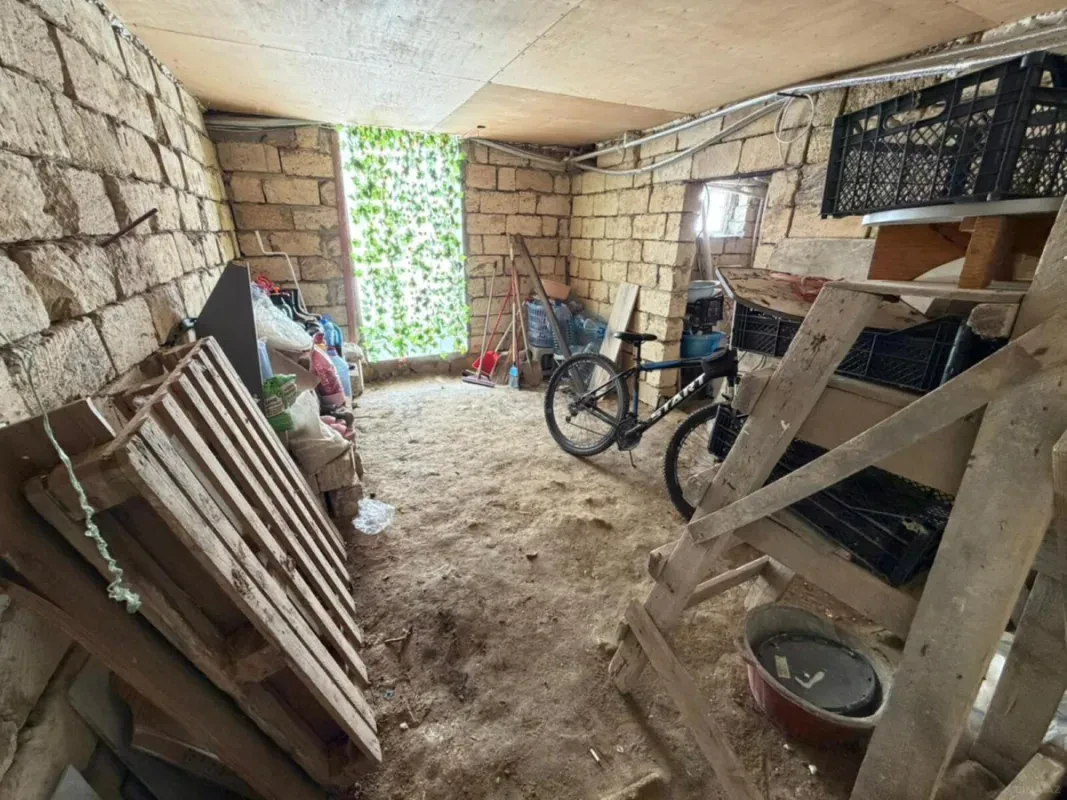 Satılır 3 otaqlı həyət evi 200 m²