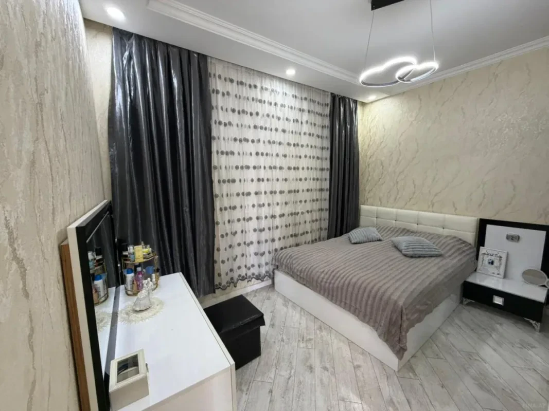 Satılır 3 otaqlı həyət evi 200 m²