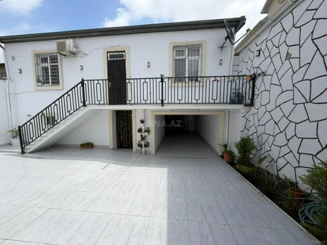 Satılır 3 otaqlı həyət evi 200 m²