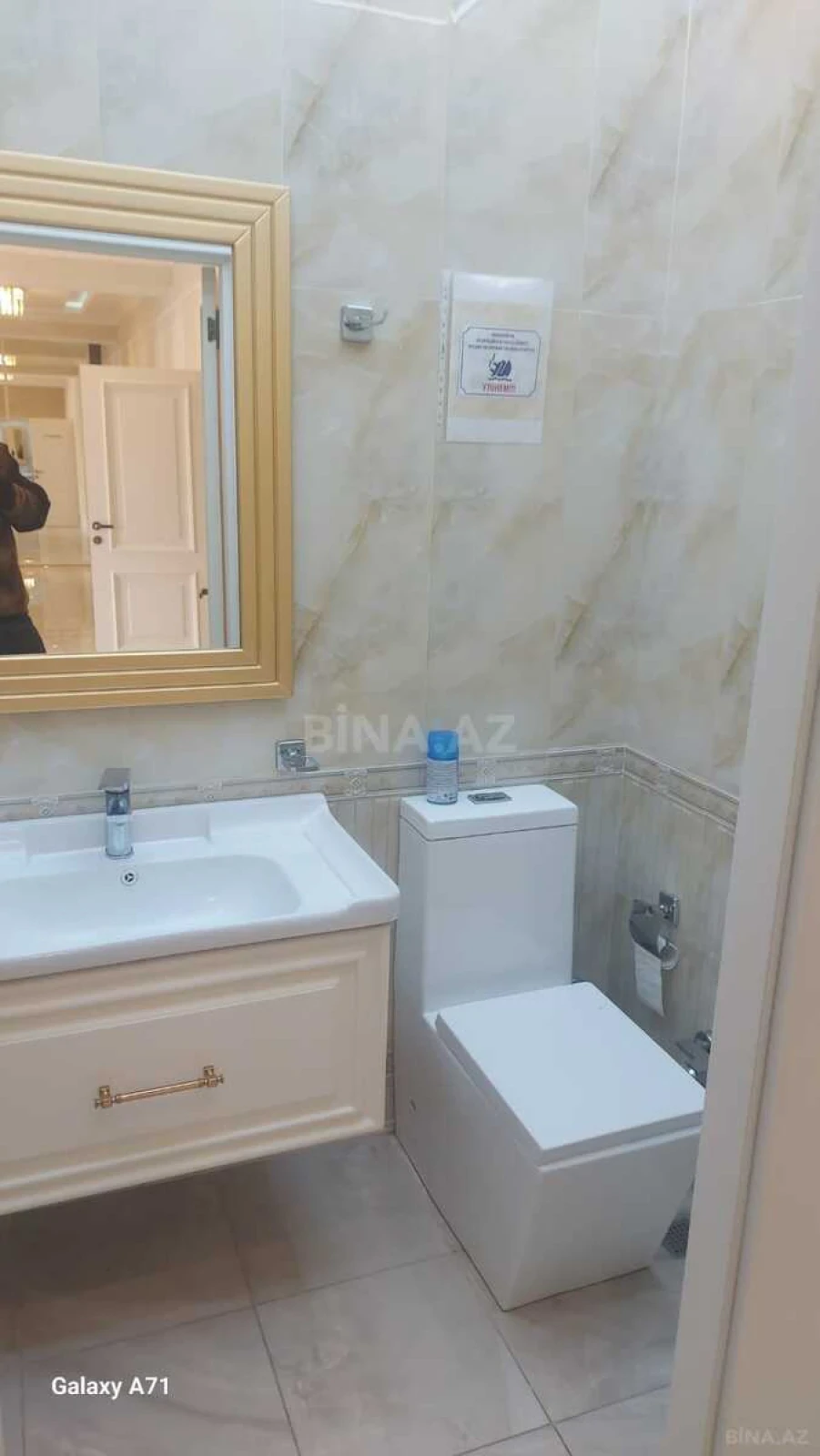 Kirayə verilir 5 otaqlı mənzil 240 m²