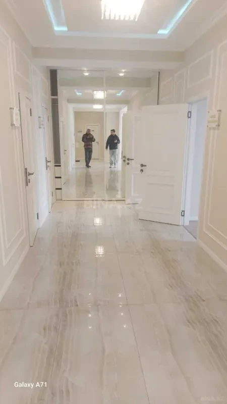 Kirayə verilir 5 otaqlı mənzil 240 m²