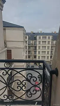 Kirayə verilir 5 otaqlı mənzil 240 m²