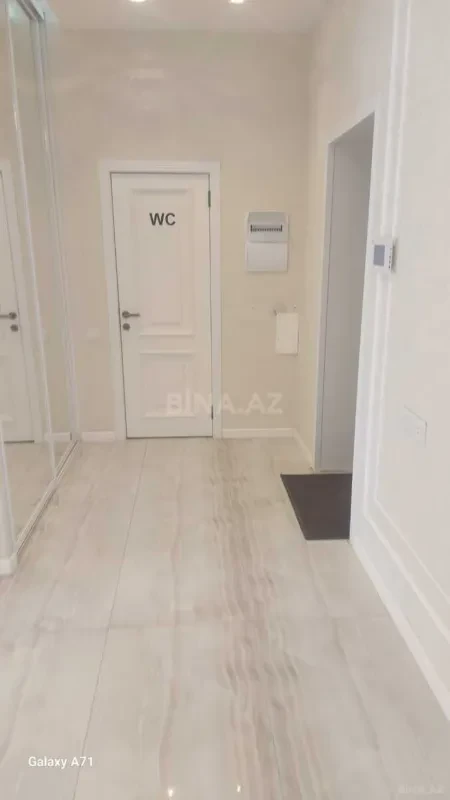 Kirayə verilir 5 otaqlı mənzil 240 m²