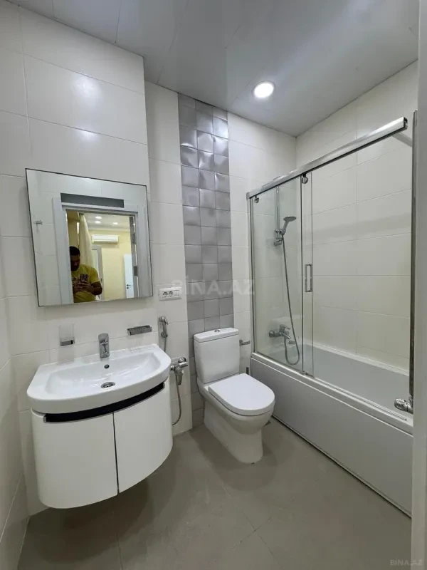 Kirayə verilir 3 otaqlı mənzil 130 m²