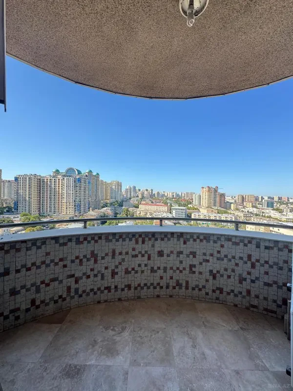 Kirayə verilir 3 otaqlı mənzil 130 m²