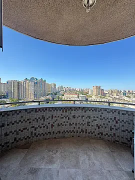 Kirayə verilir 3 otaqlı mənzil 130 m²