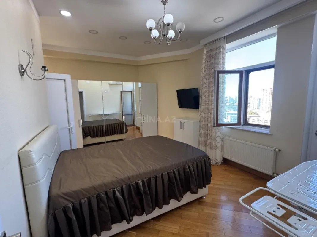 Kirayə verilir 3 otaqlı mənzil 130 m²