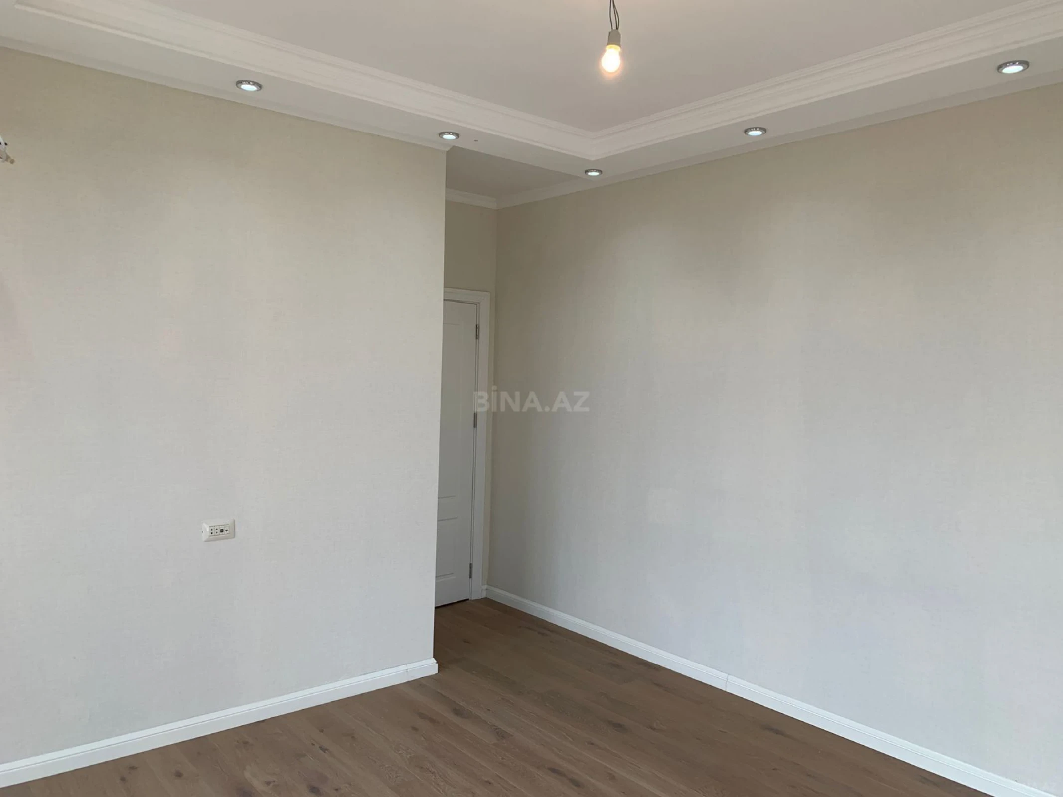 Satılır 2 otaqlı mənzil 63 m²