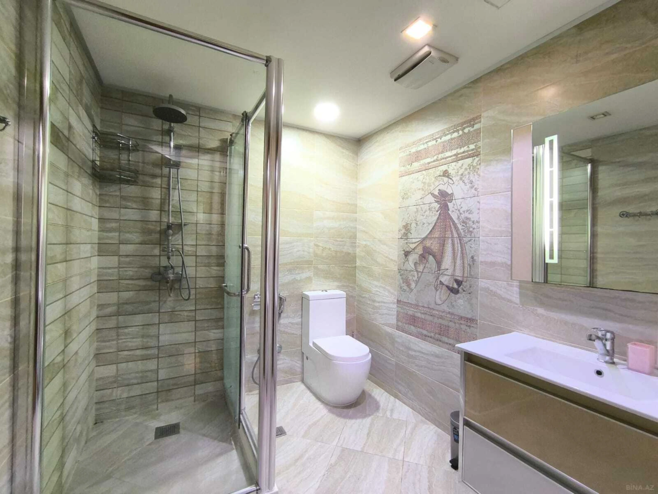 Kirayə verilir 5 otaqlı mənzil 320 m²