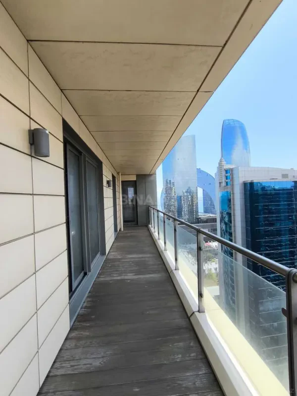 Kirayə verilir 5 otaqlı mənzil 320 m²