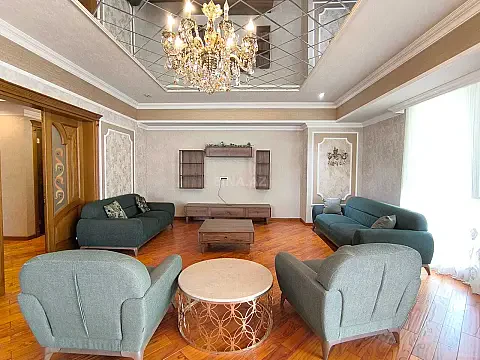 Kirayə verilir 5 otaqlı mənzil 320 m²