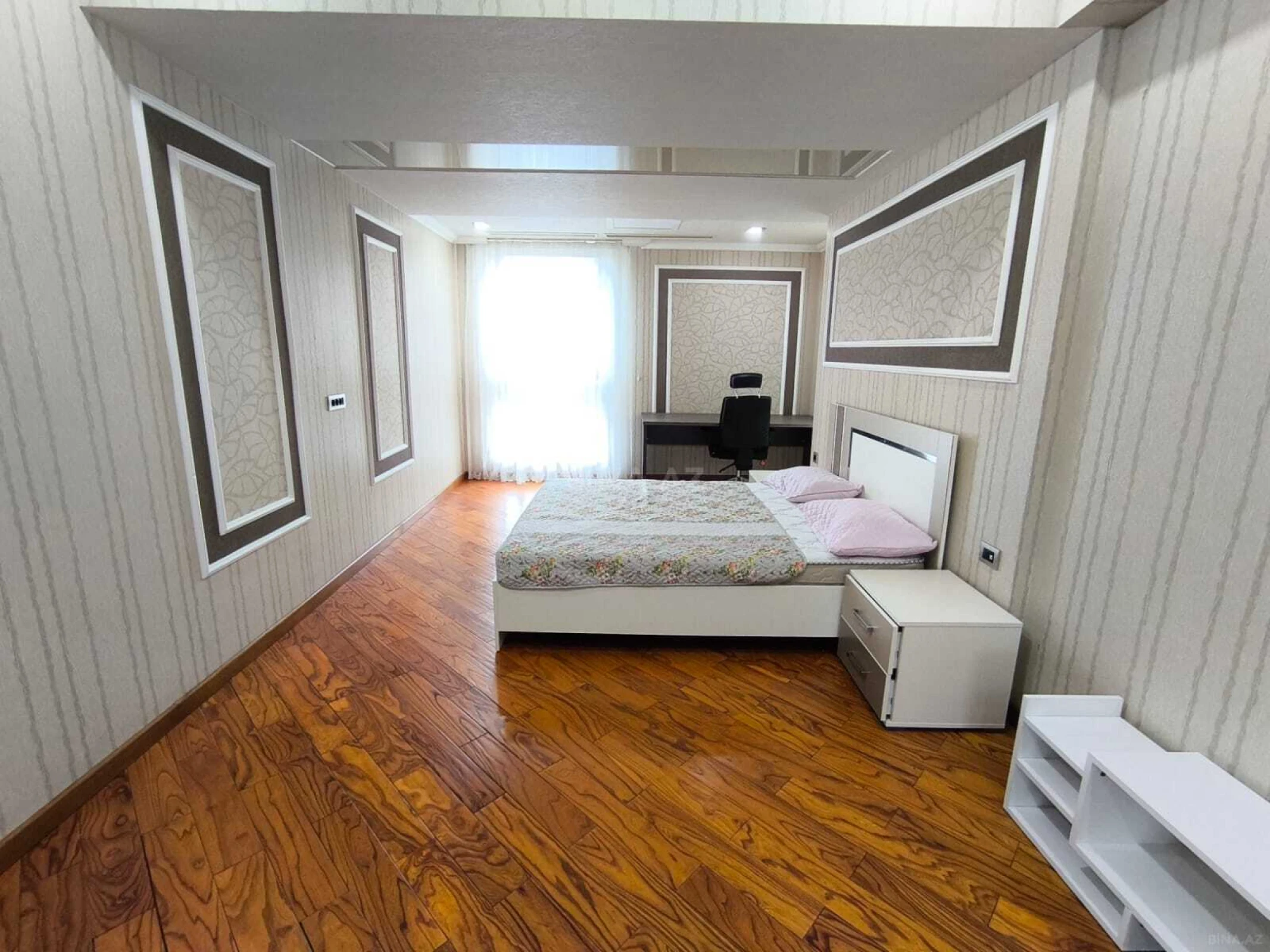 Kirayə verilir 5 otaqlı mənzil 320 m²
