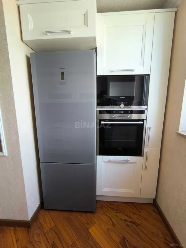 Kirayə verilir 5 otaqlı mənzil 320 m²