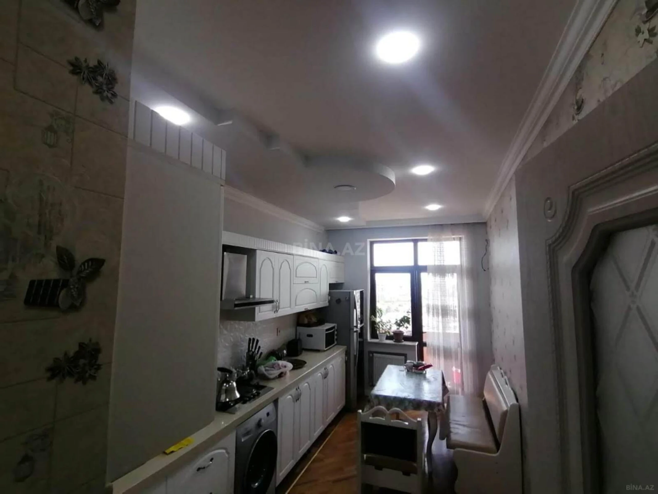Satılır 4 otaqlı mənzil 123 m²