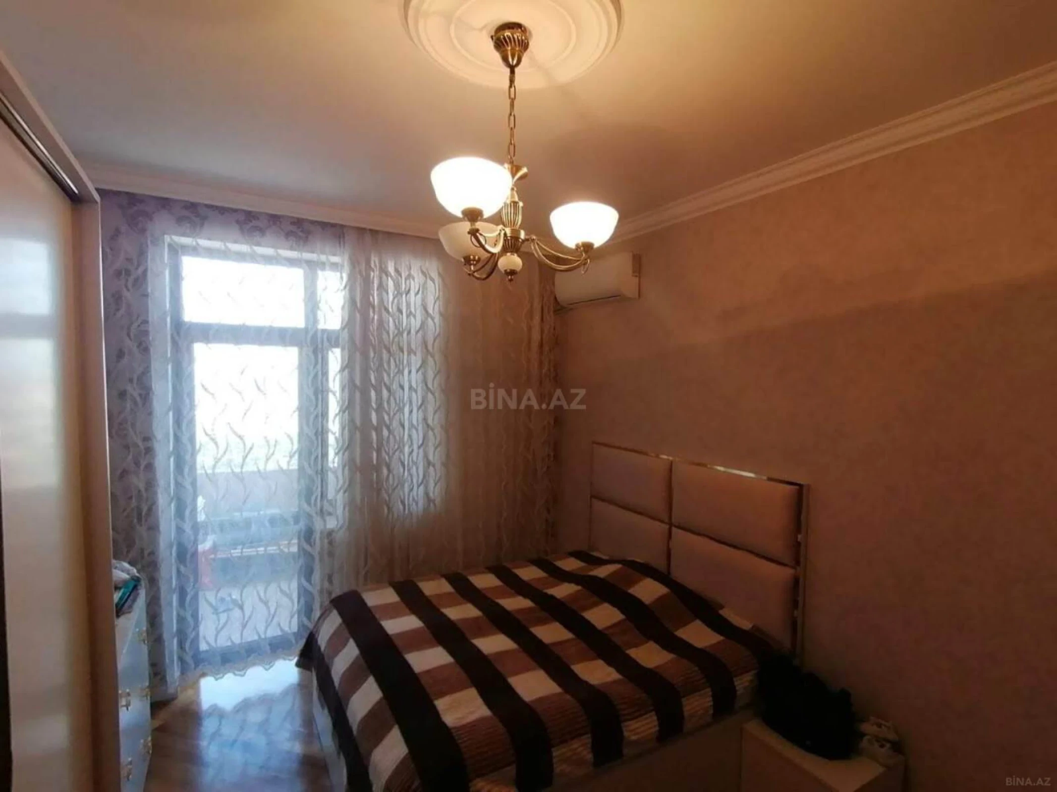 Satılır 4 otaqlı mənzil 123 m²